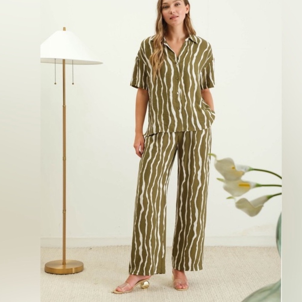 The Workshop Animal Print set Olive